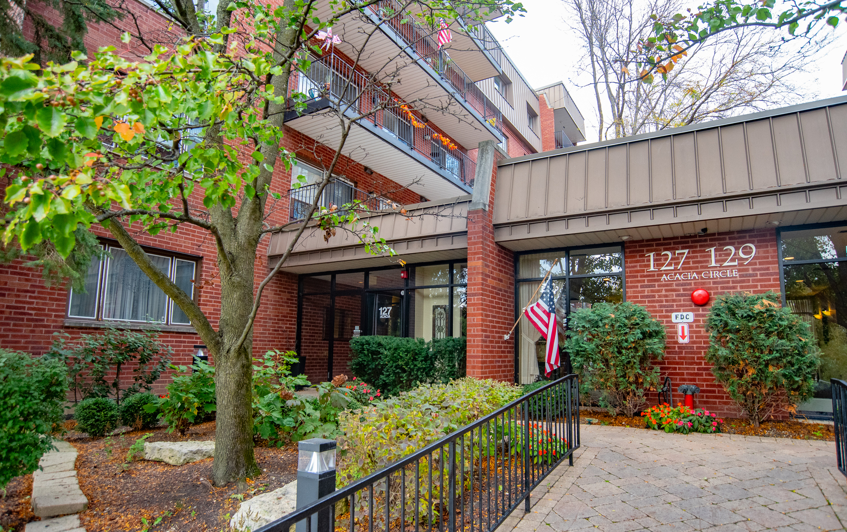 127 Acacia Circle #507, Indian Head Park, IL 60525