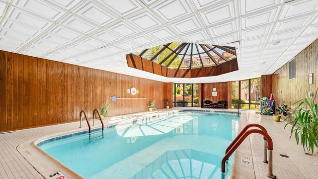 127 Acacia Circle #507, Indian Head Park, IL 60525