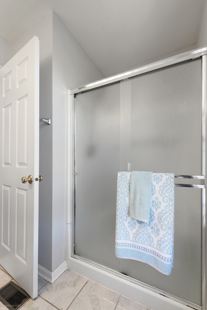 1093 SYMPHONY Drive #1093, Aurora, IL 60504