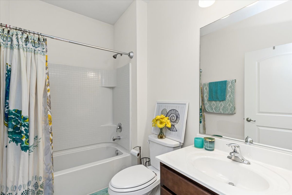 6359 Doral Drive, Gurnee, IL 60031