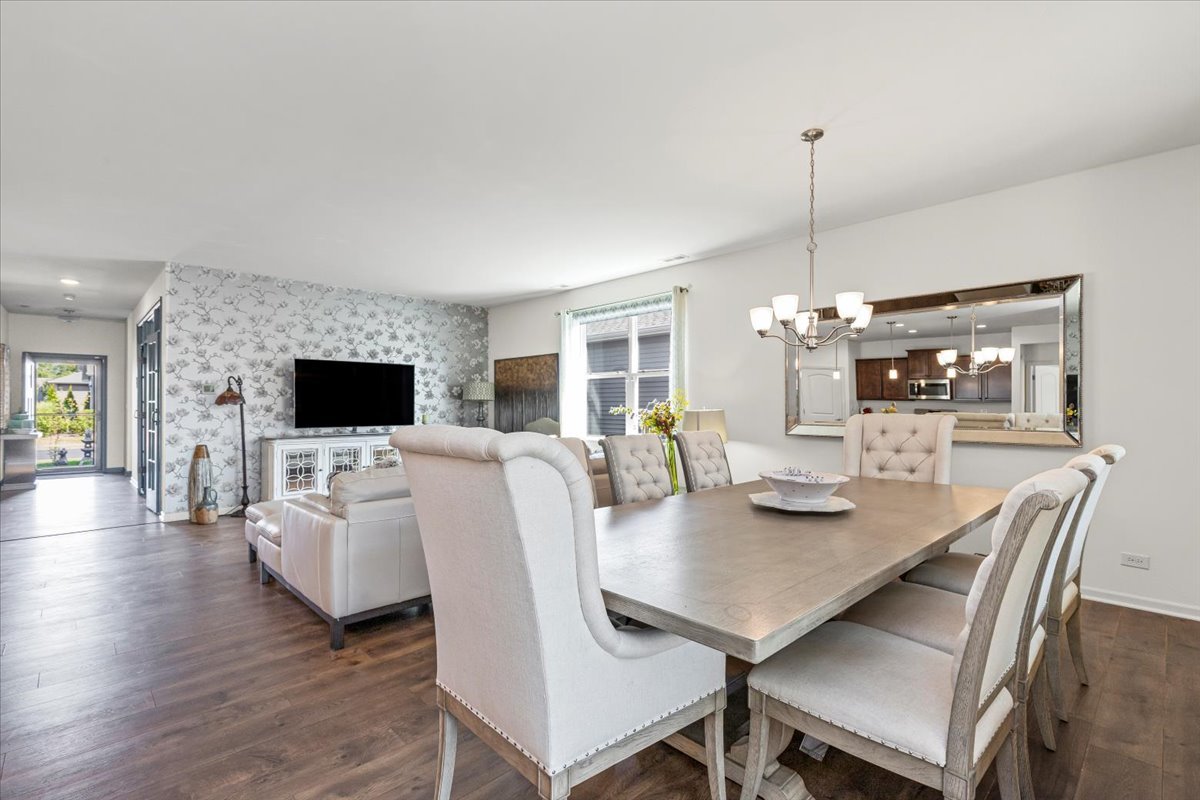 6359 Doral Drive, Gurnee, IL 60031