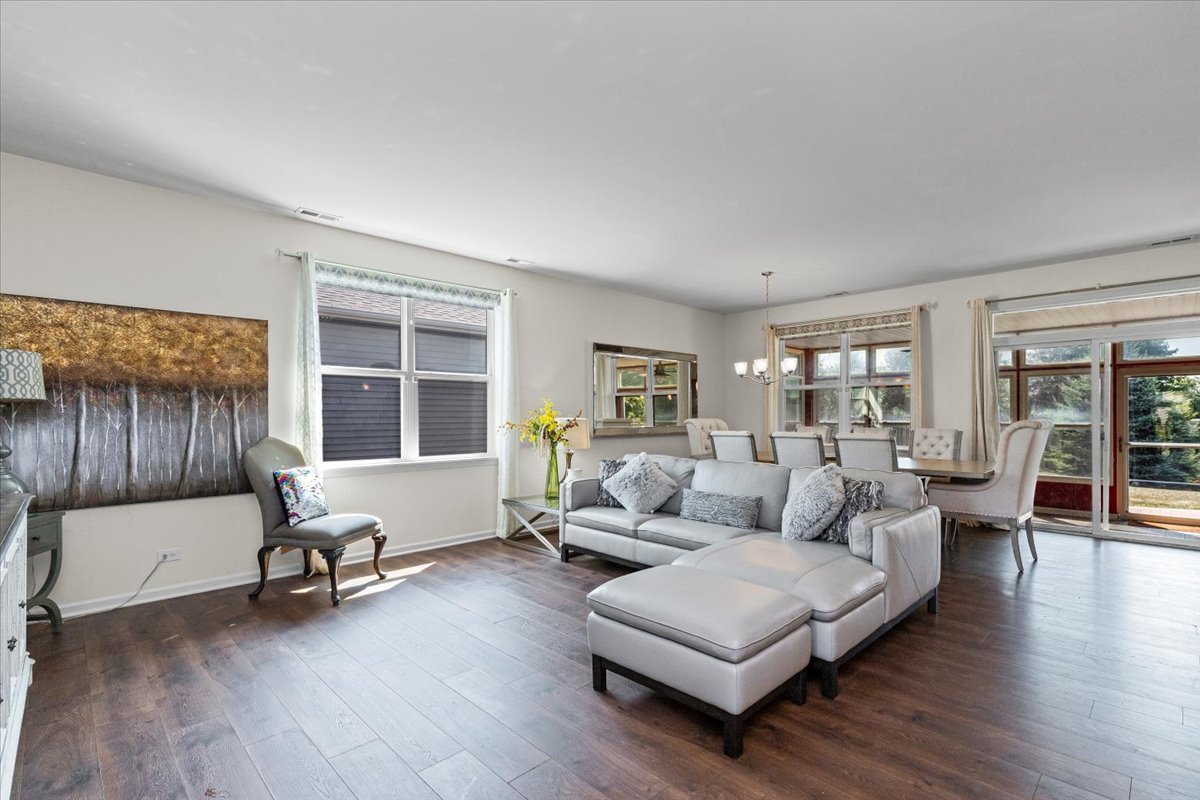 6359 Doral Drive, Gurnee, IL 60031