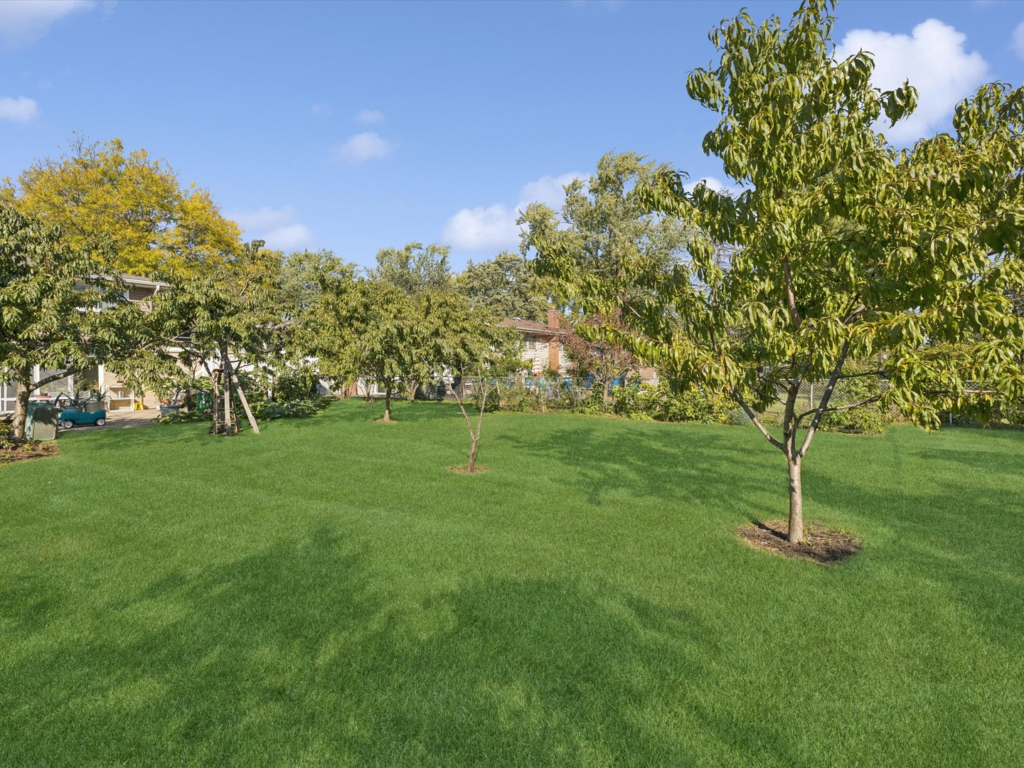 275 Wilkins Drive, Des Plaines, IL 60016