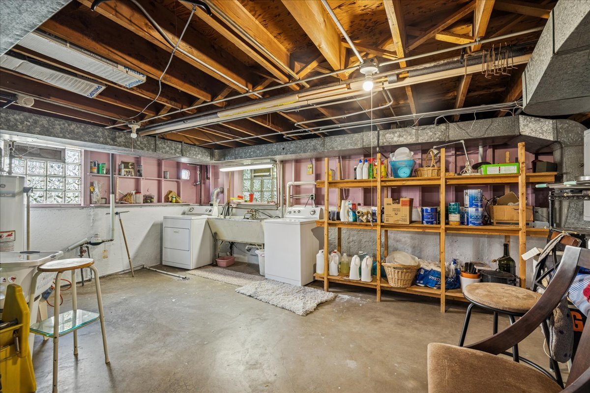 275 Wilkins Drive, Des Plaines, IL 60016