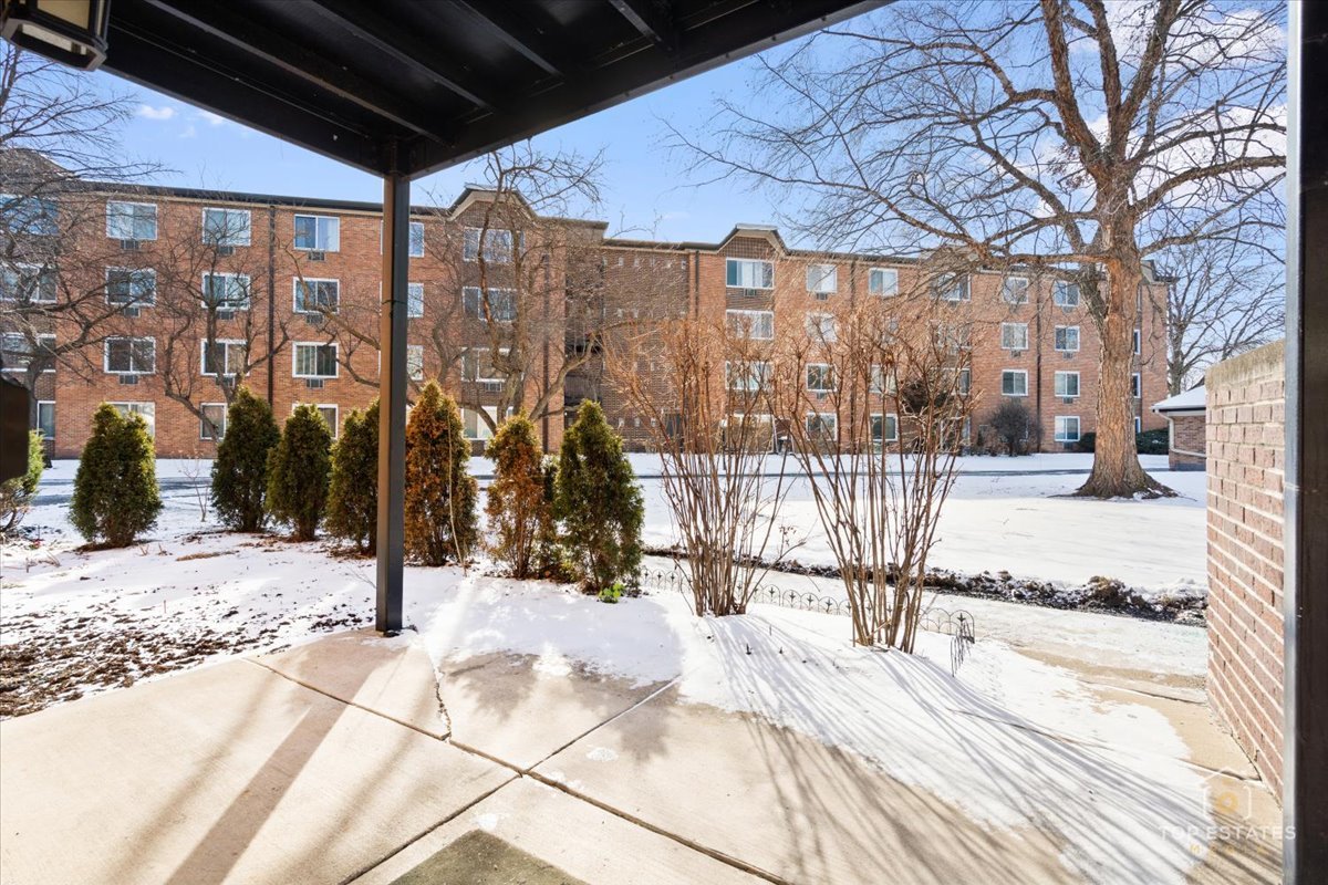 Arlington Heights, IL 60005