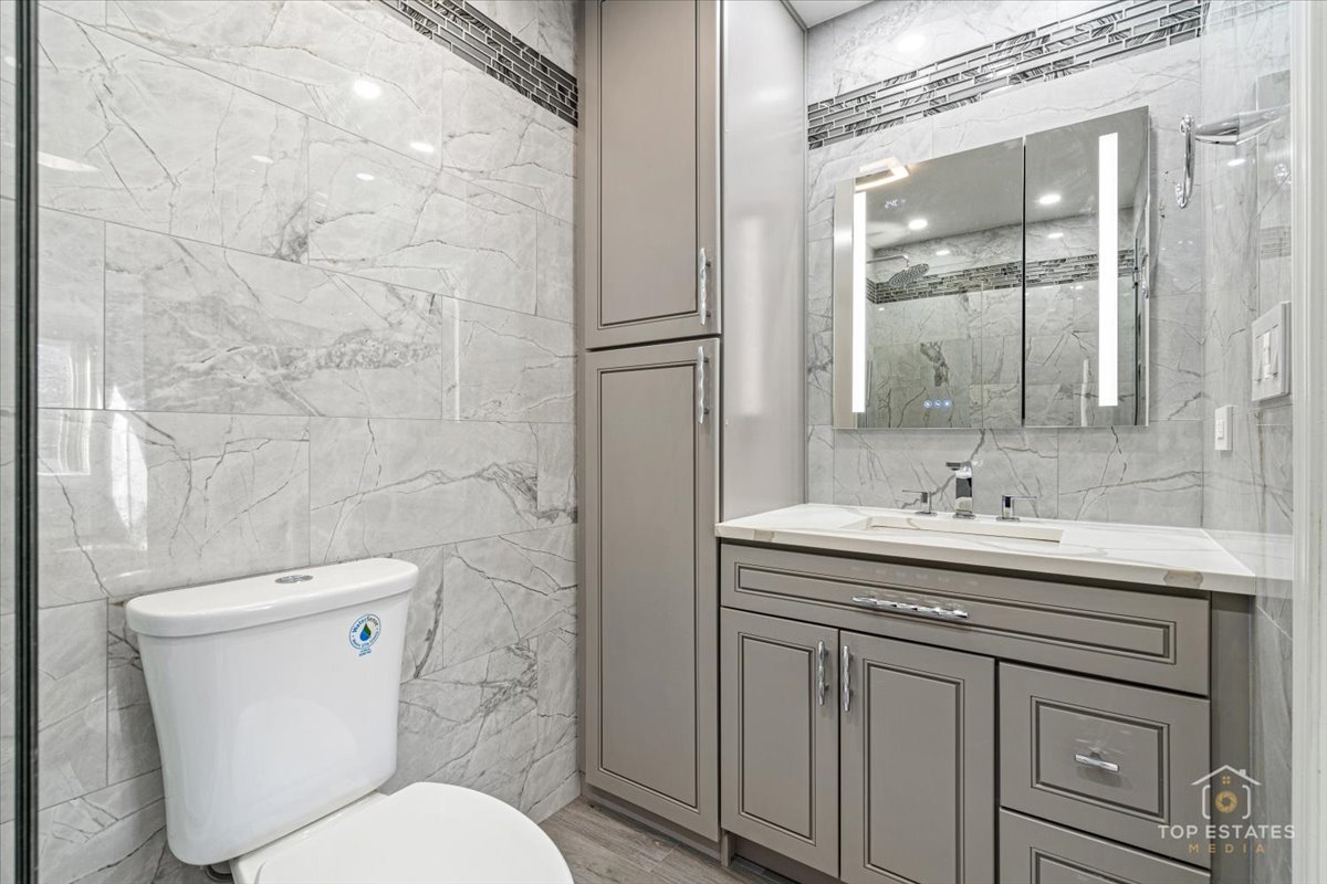 Arlington Heights, IL 60005