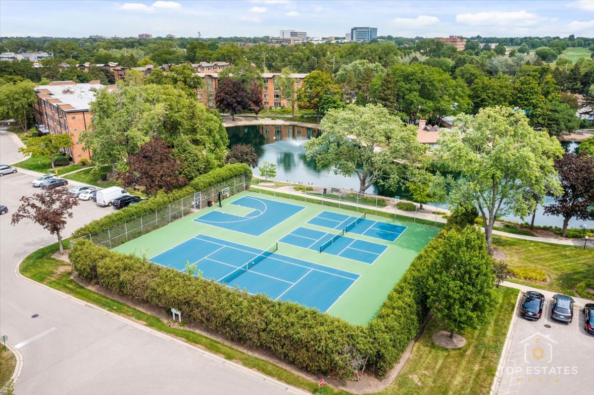 Arlington Heights, IL 60005