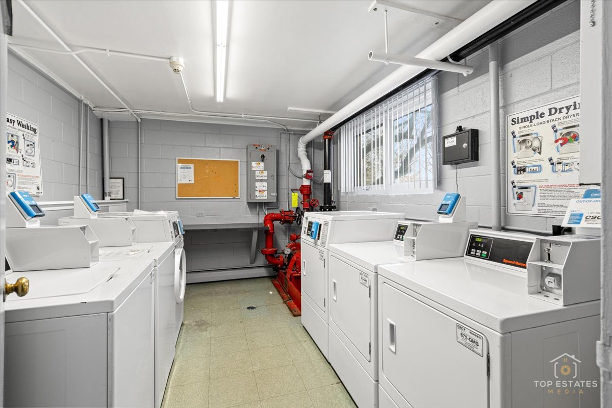 Arlington Heights, IL 60005