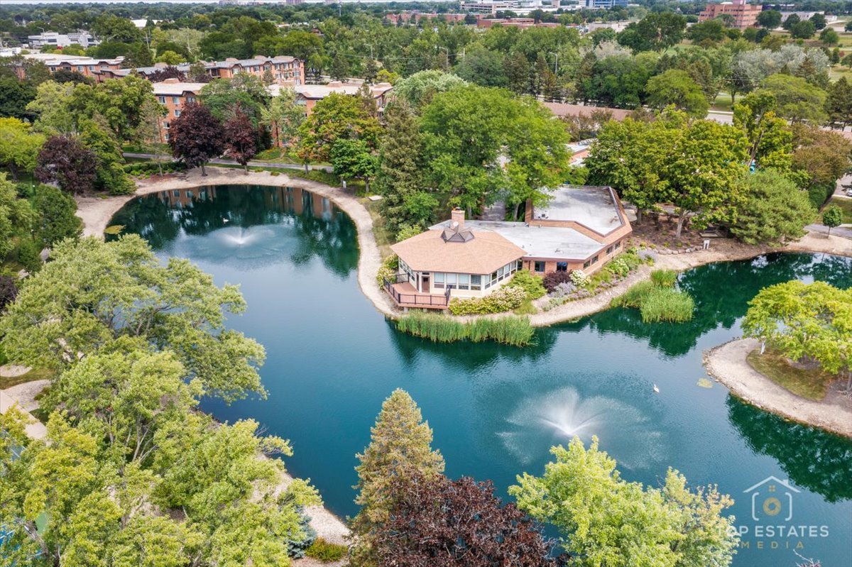 Arlington Heights, IL 60005