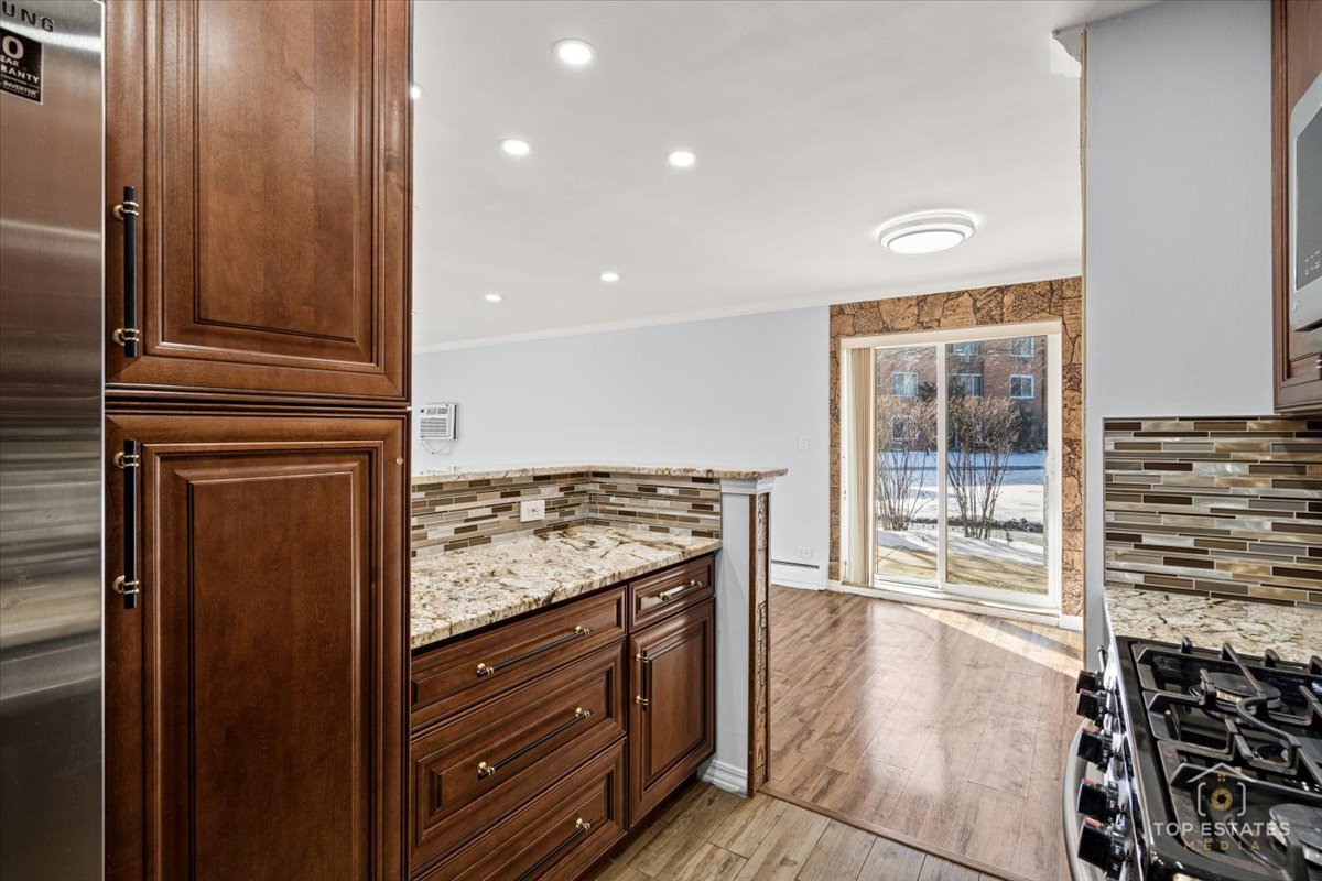 Arlington Heights, IL 60005