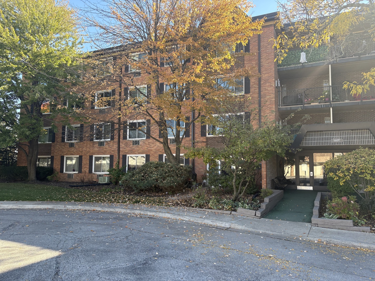 Arlington Heights, IL 60005