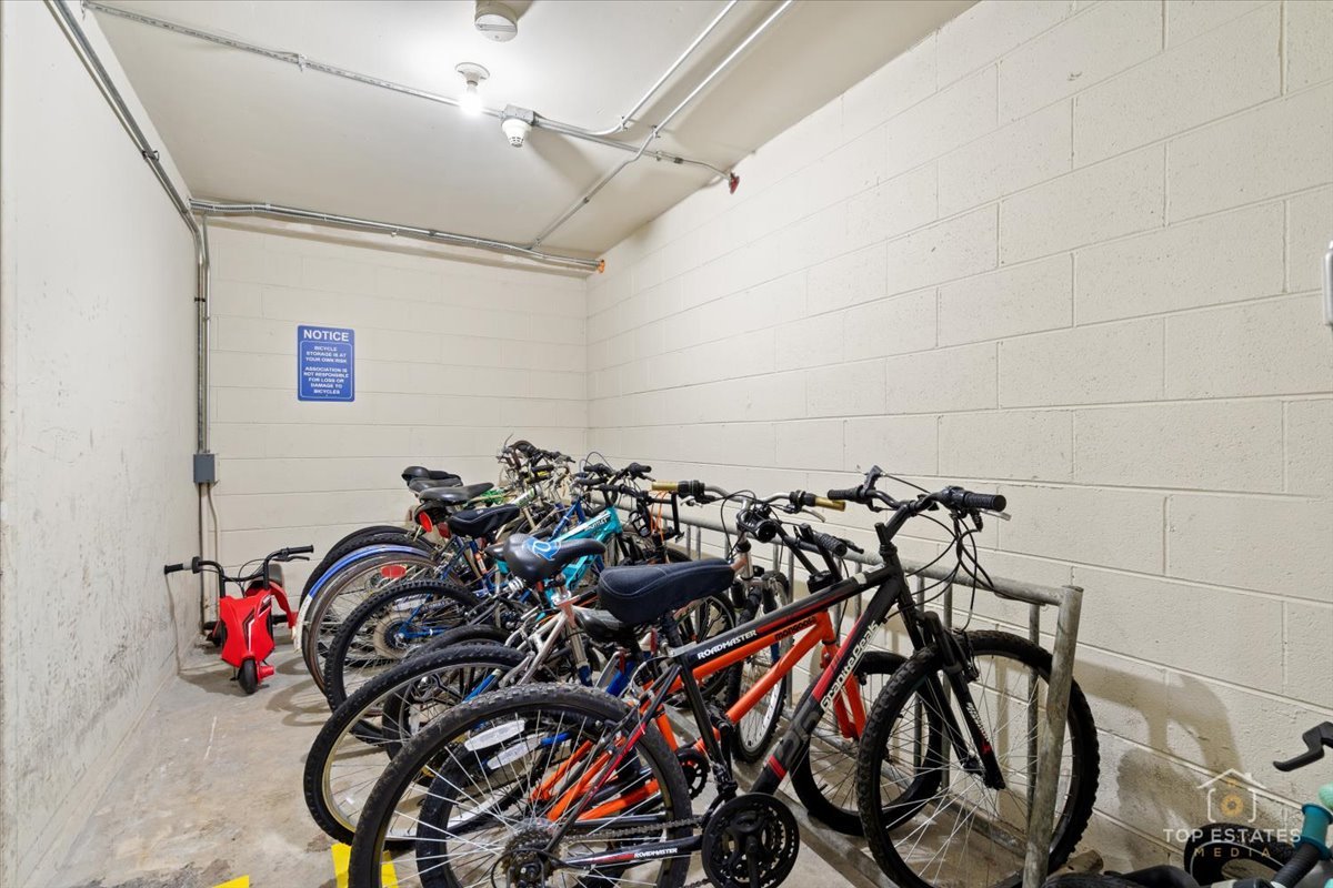 Arlington Heights, IL 60005