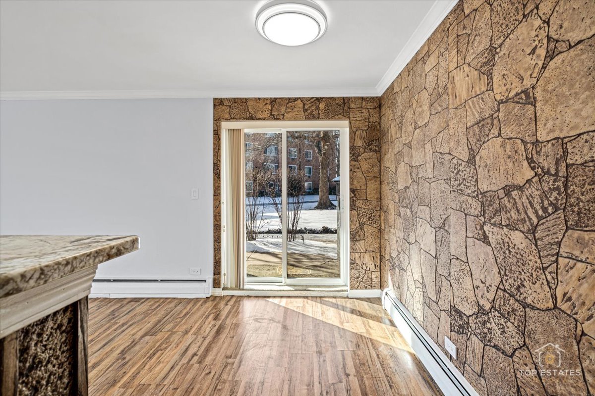 Arlington Heights, IL 60005