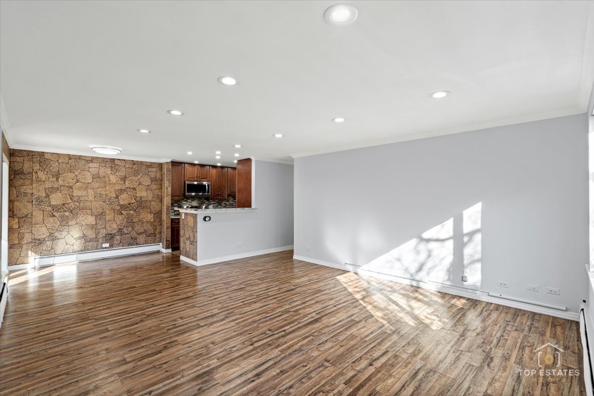 Arlington Heights, IL 60005