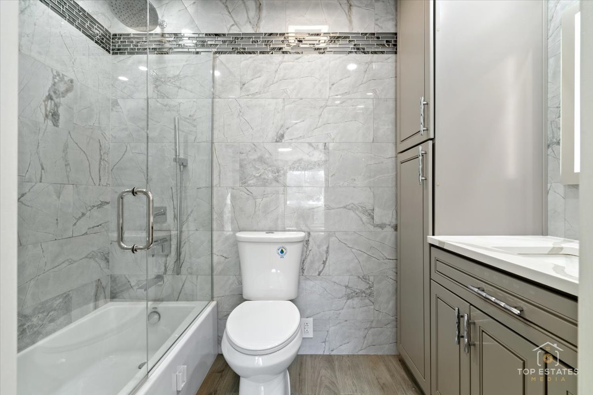 Arlington Heights, IL 60005