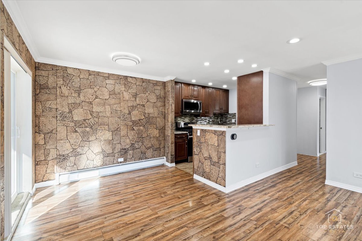 Arlington Heights, IL 60005