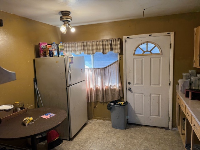 14038 S Saginaw Avenue, Burnham, IL 60633