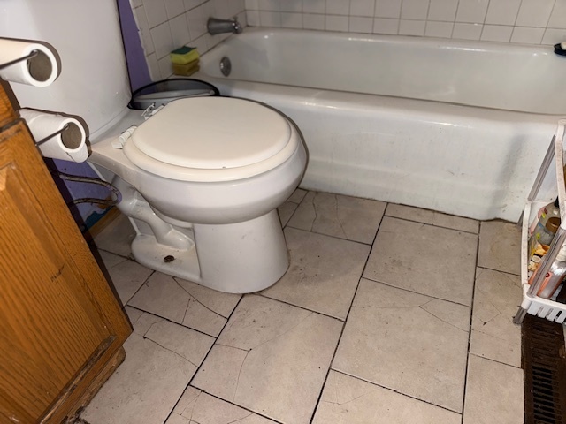 14038 S Saginaw Avenue, Burnham, IL 60633