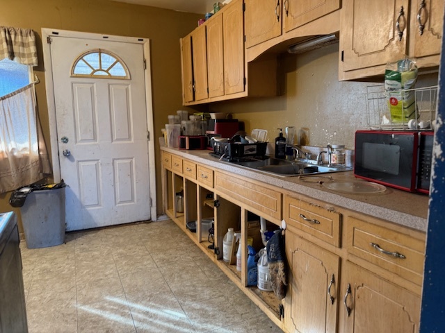 14038 S Saginaw Avenue, Burnham, IL 60633