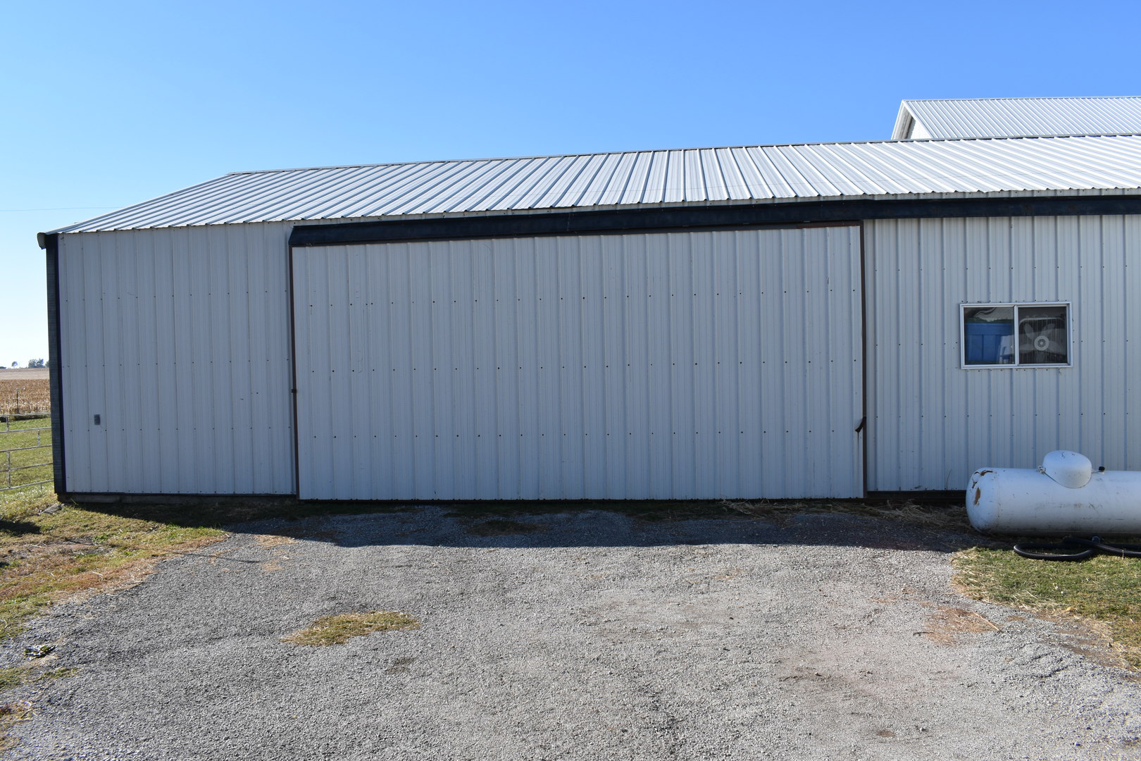 9898 E 1200 North Road, Chenoa, IL 61726