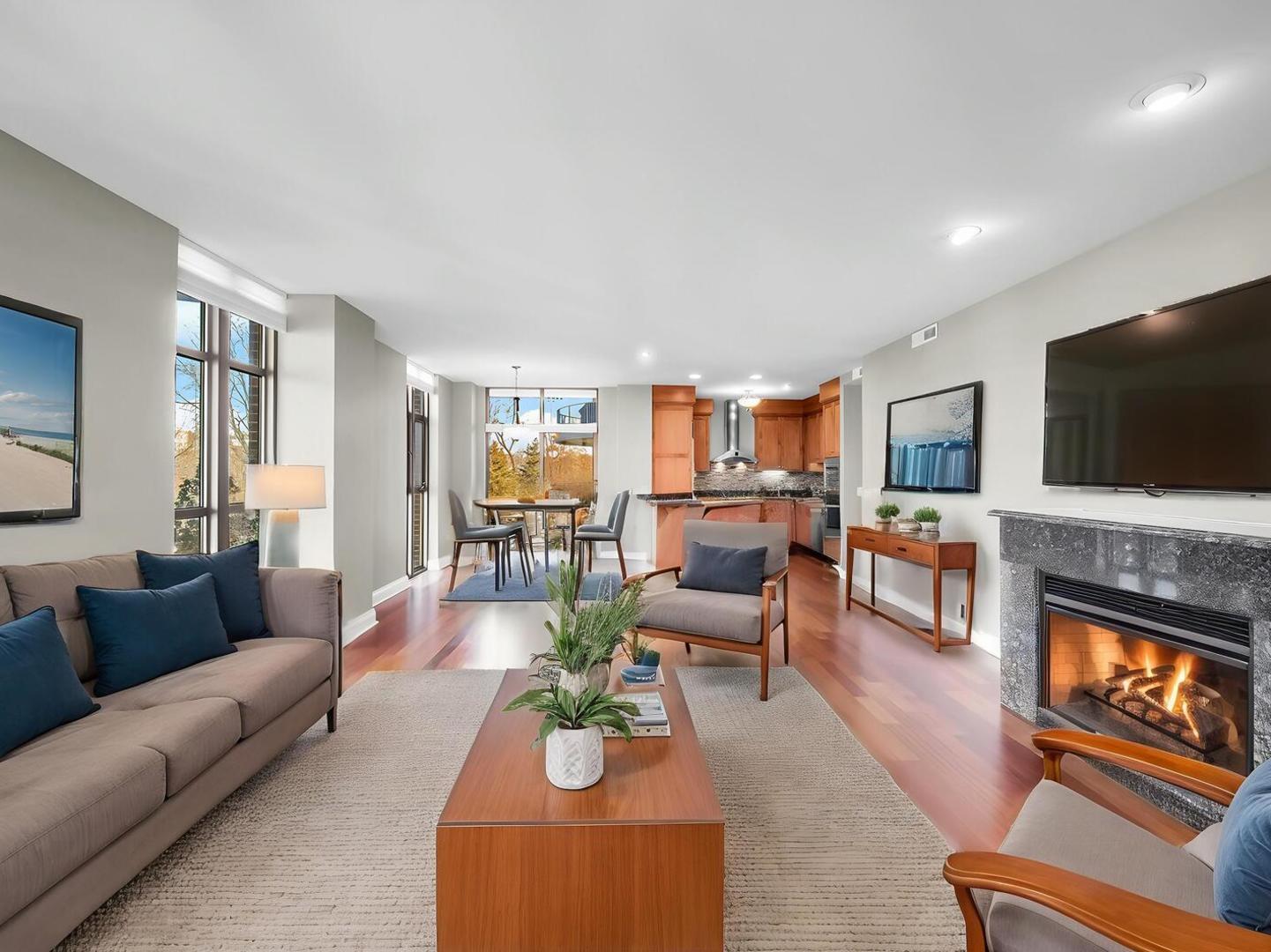 520 S Washington Street #201, Naperville, IL 60540