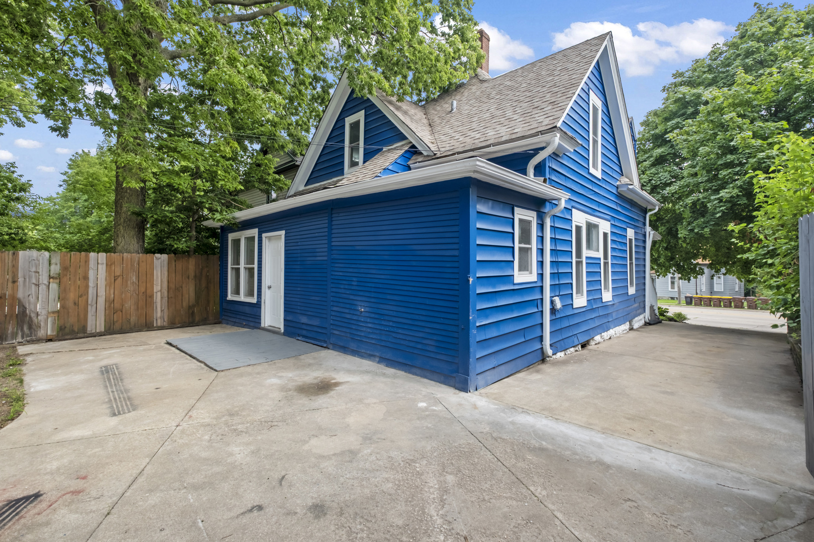 1722 Charles Street, Rockford, IL 61104