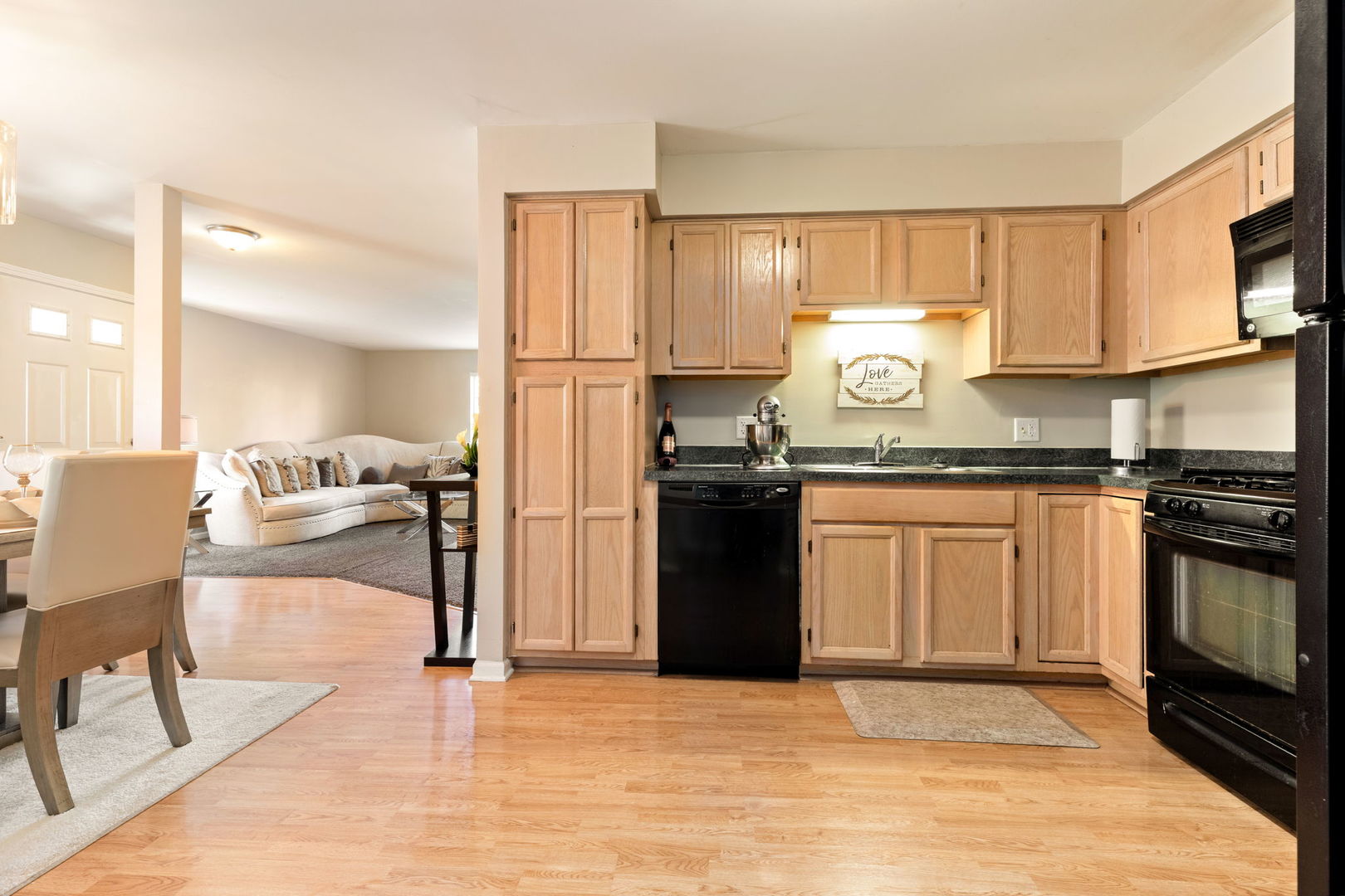 22 TYLER Court #A, Streamwood, IL 60107