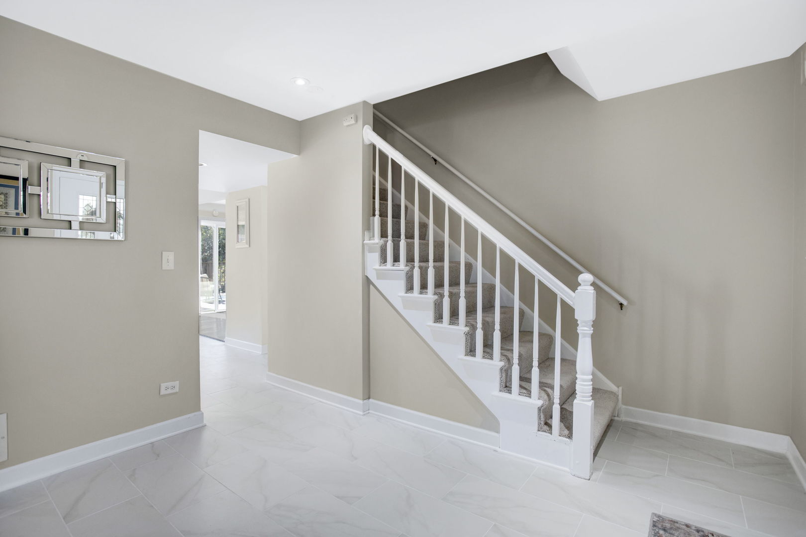 754 Huntington Drive, Carol Stream, IL 60188