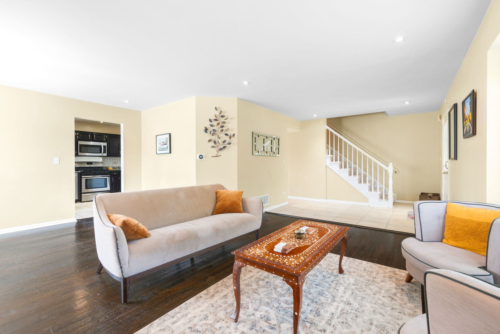 754 Huntington Drive, Carol Stream, IL 60188