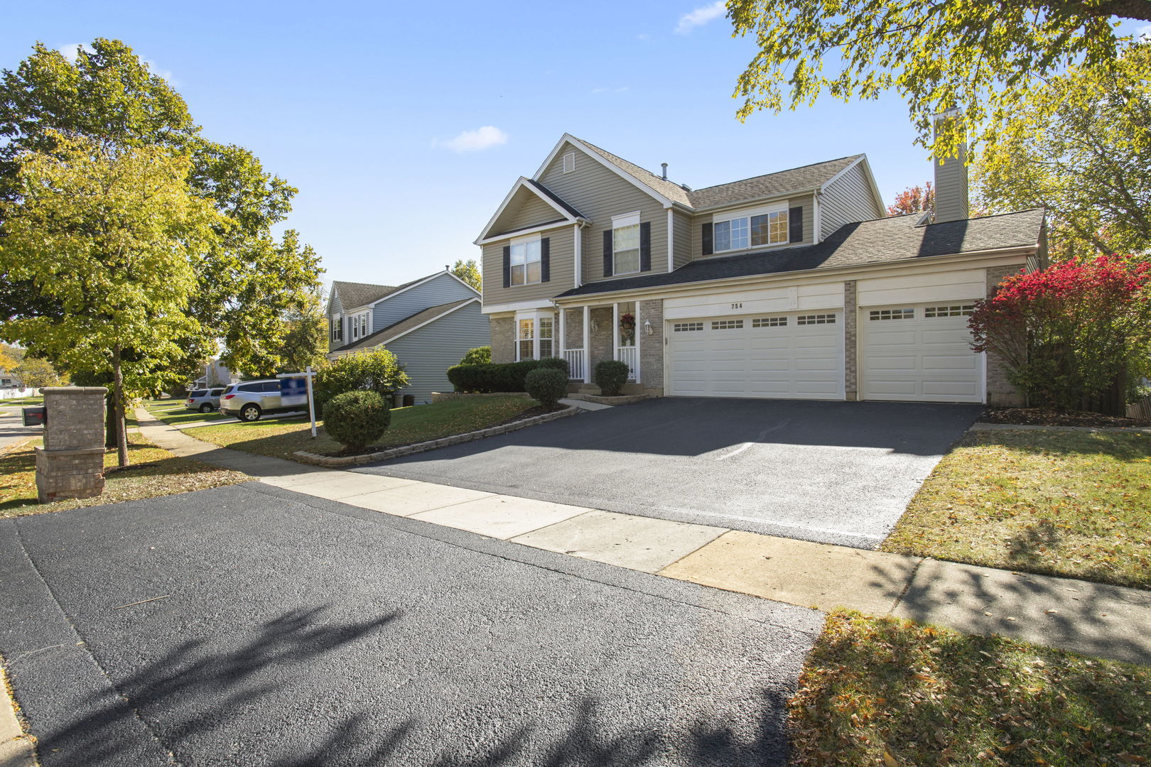 754 Huntington Drive, Carol Stream, IL 60188