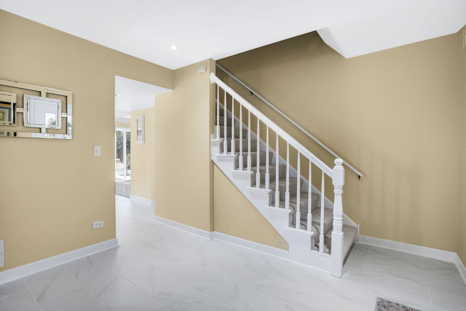 754 Huntington Drive, Carol Stream, IL 60188