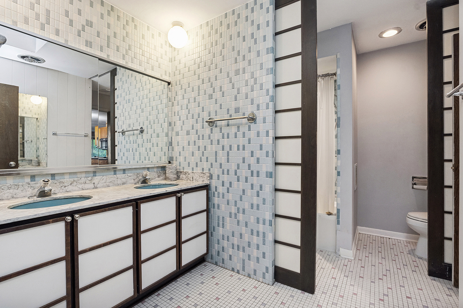 9317 S Kolmar Avenue, Oak Lawn, IL 60453