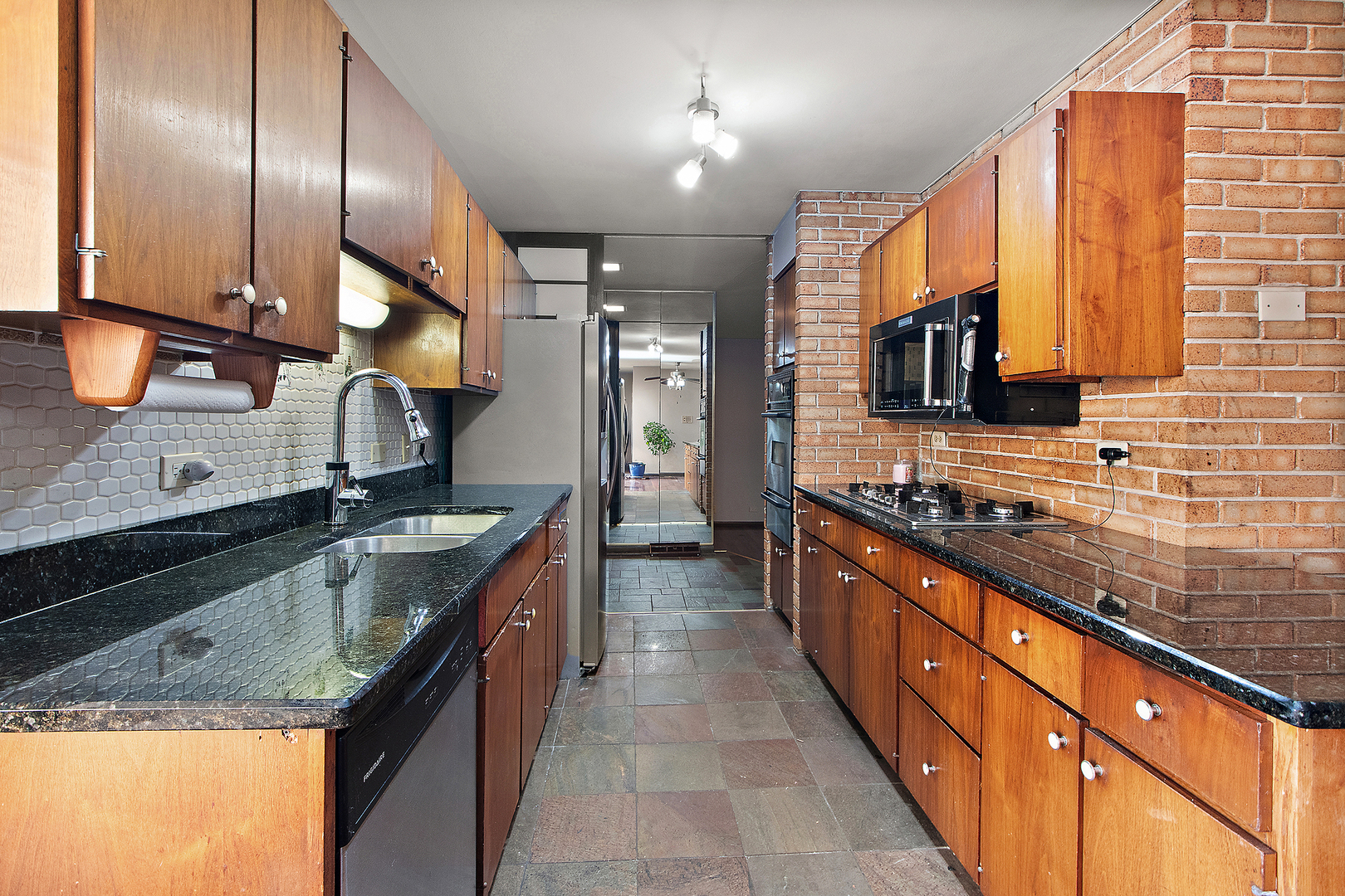 9317 S Kolmar Avenue, Oak Lawn, IL 60453