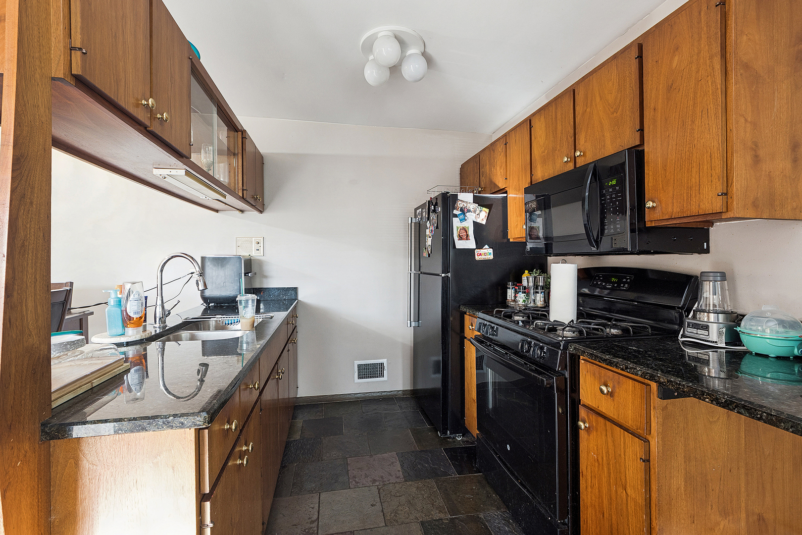 9317 S Kolmar Avenue, Oak Lawn, IL 60453