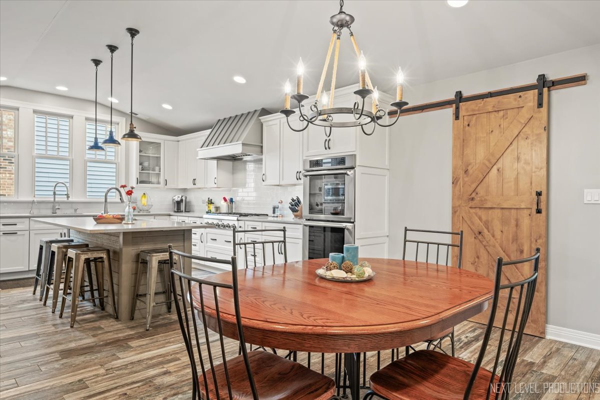 609 Bowling Green Court, Naperville, IL 60563