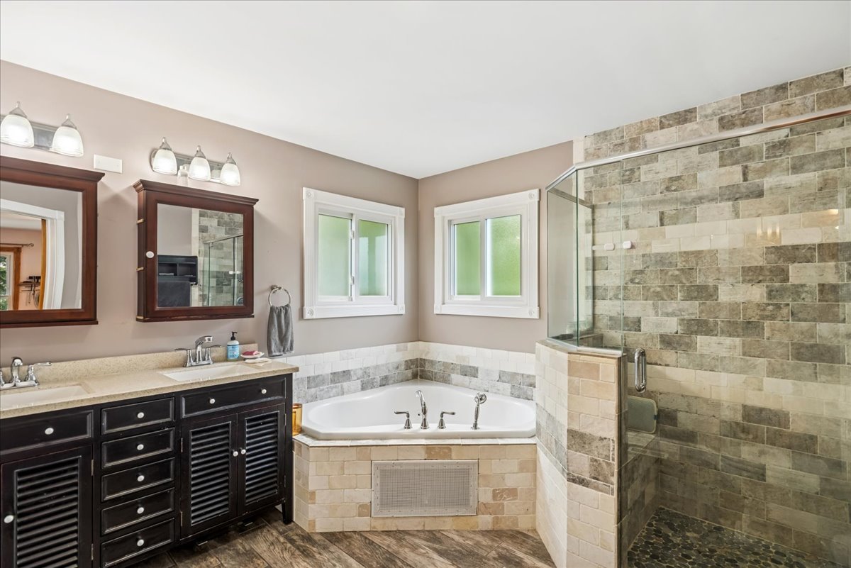 37 Hillcrest Avenue, Fox Lake, IL 60020