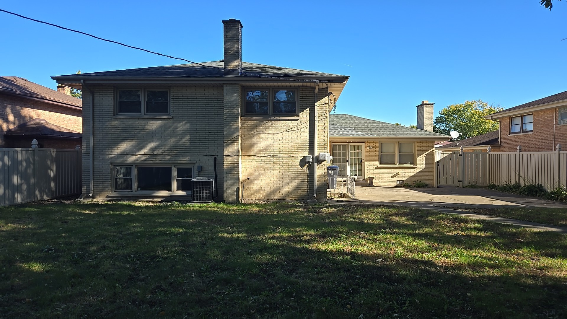 947 E 169th Street, South Holland, IL 60473