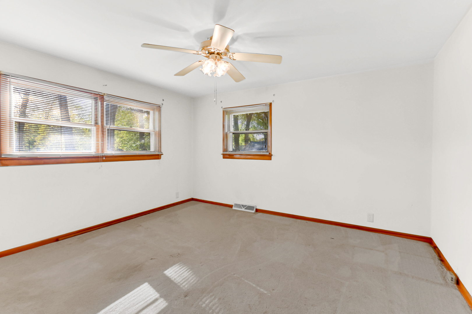 12718 E METCALF Avenue, Momence, IL 60954