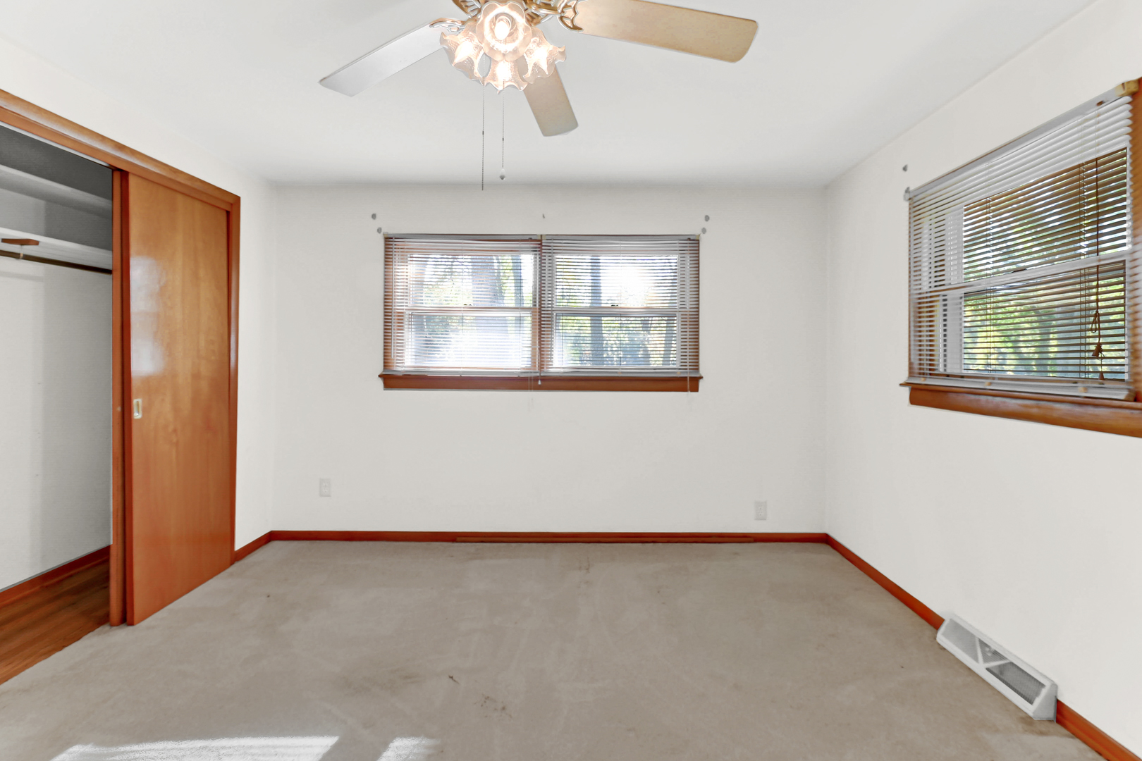 12718 E METCALF Avenue, Momence, IL 60954