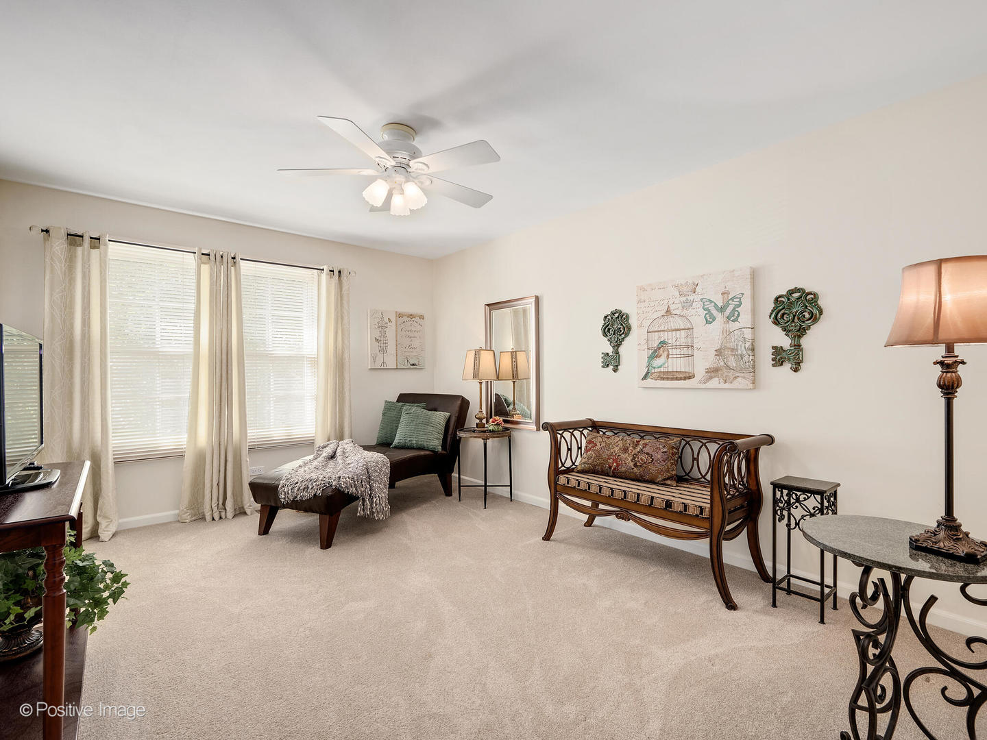 1993 Greensboro Drive, Wheaton, IL 60189