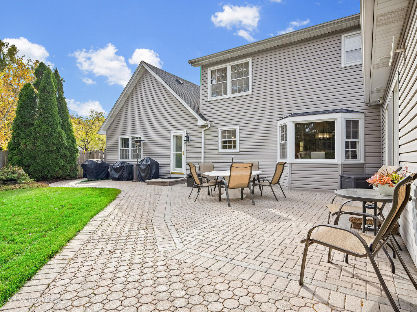 1993 Greensboro Drive, Wheaton, IL 60189