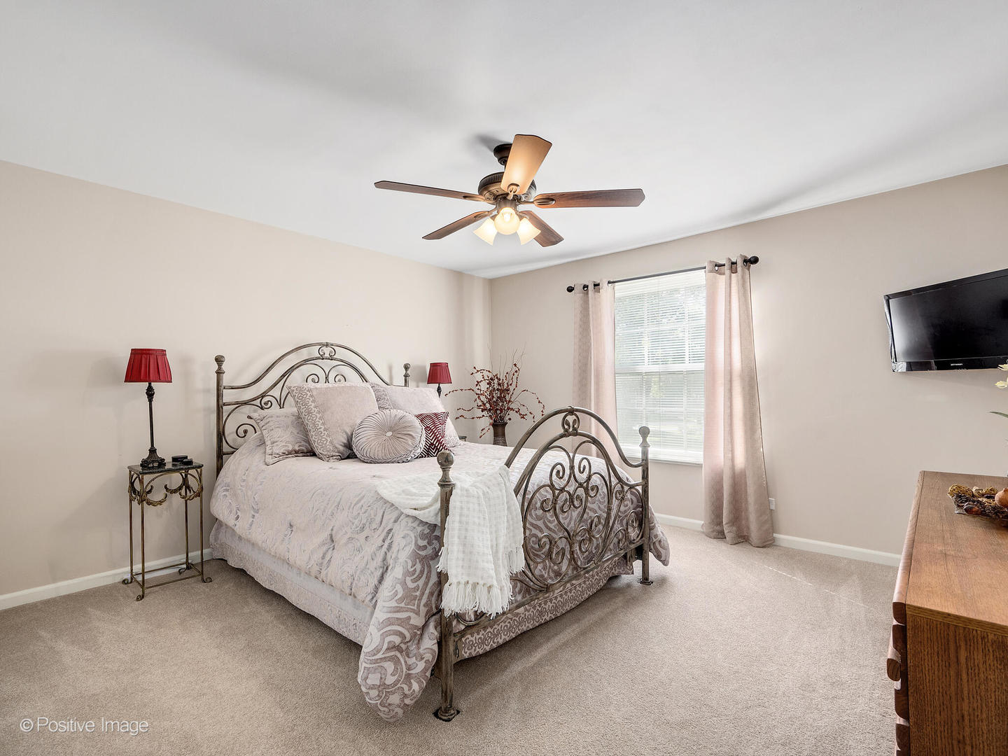 1993 Greensboro Drive, Wheaton, IL 60189