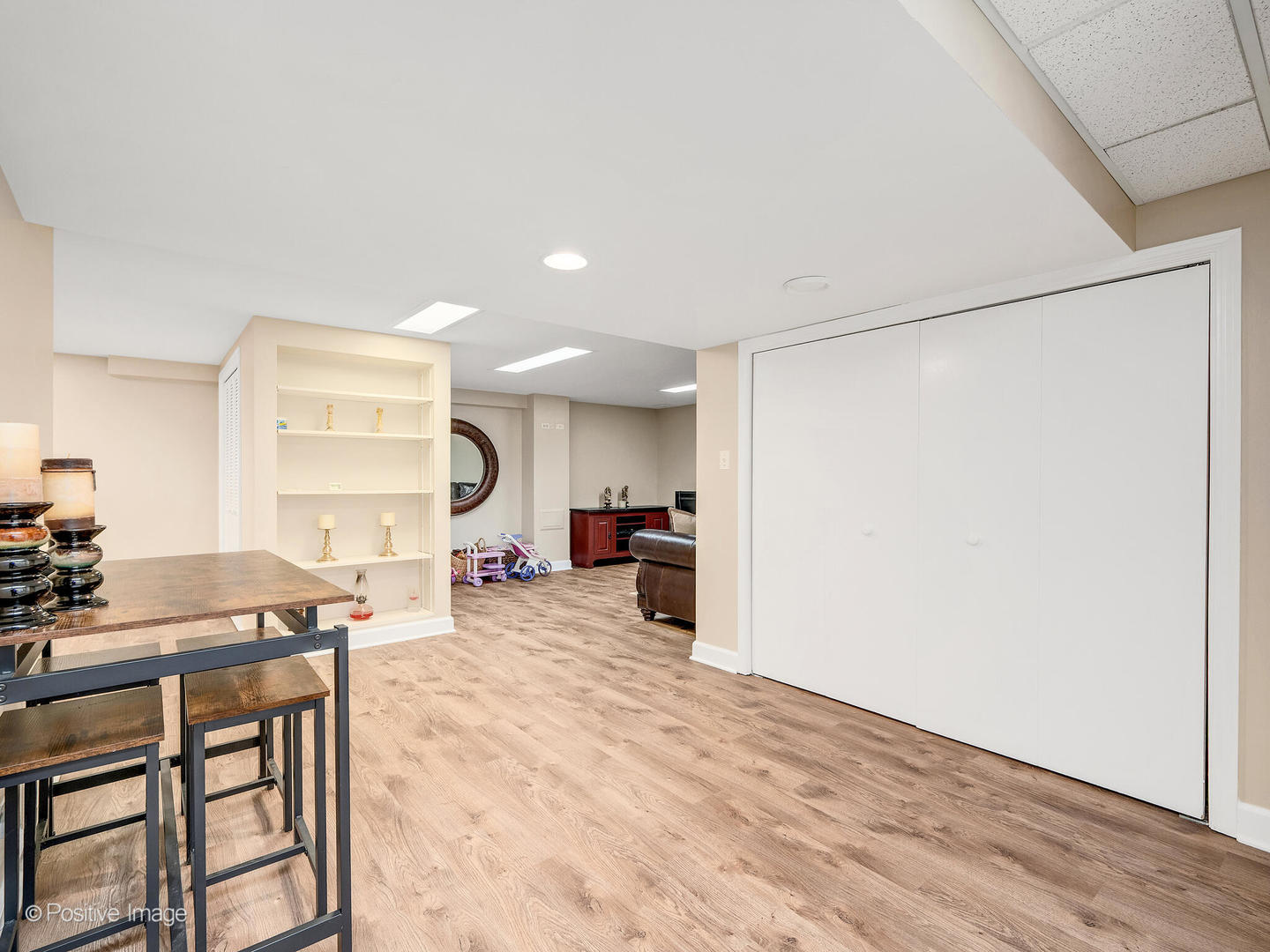 1993 Greensboro Drive, Wheaton, IL 60189