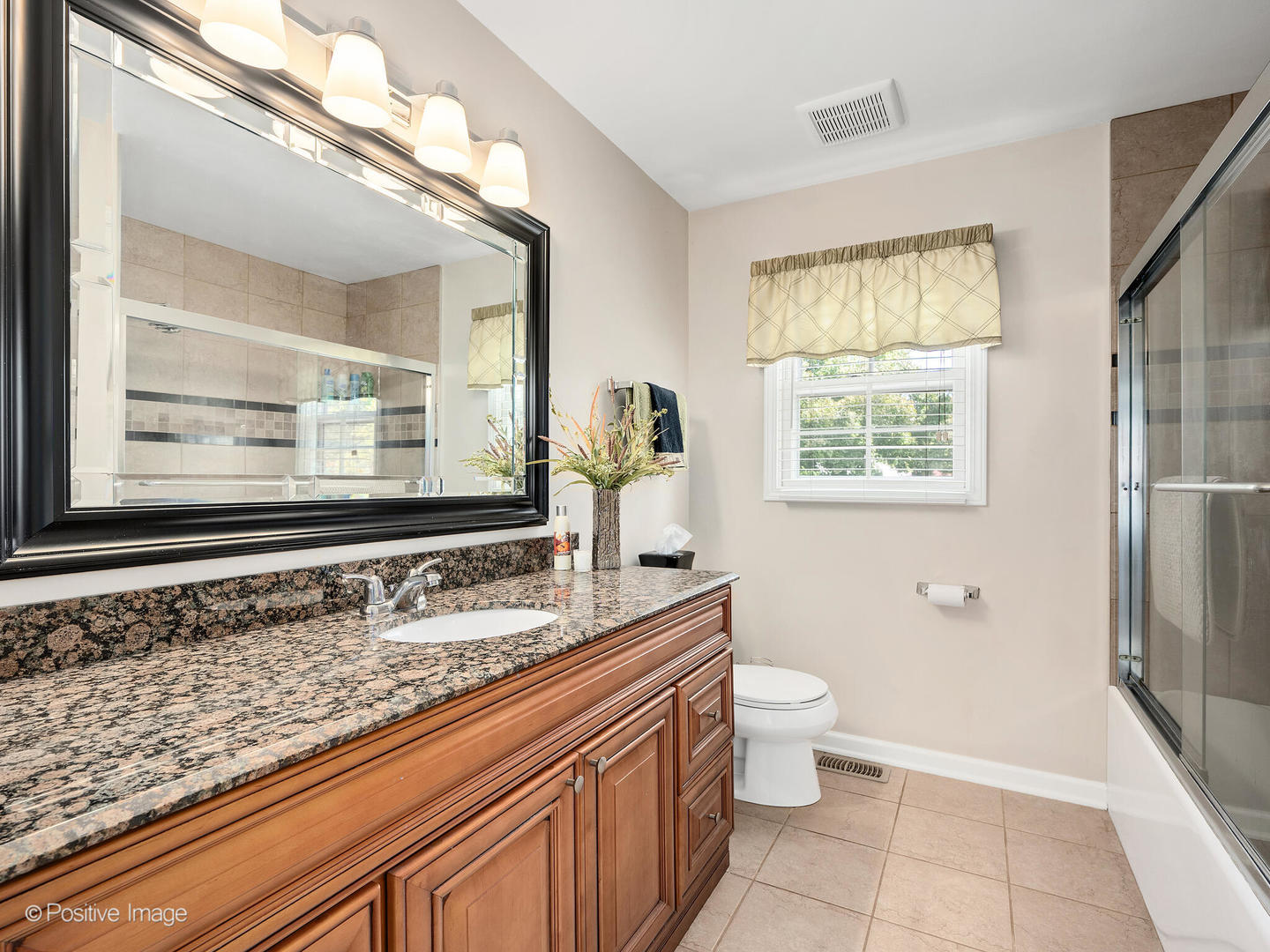 1993 Greensboro Drive, Wheaton, IL 60189