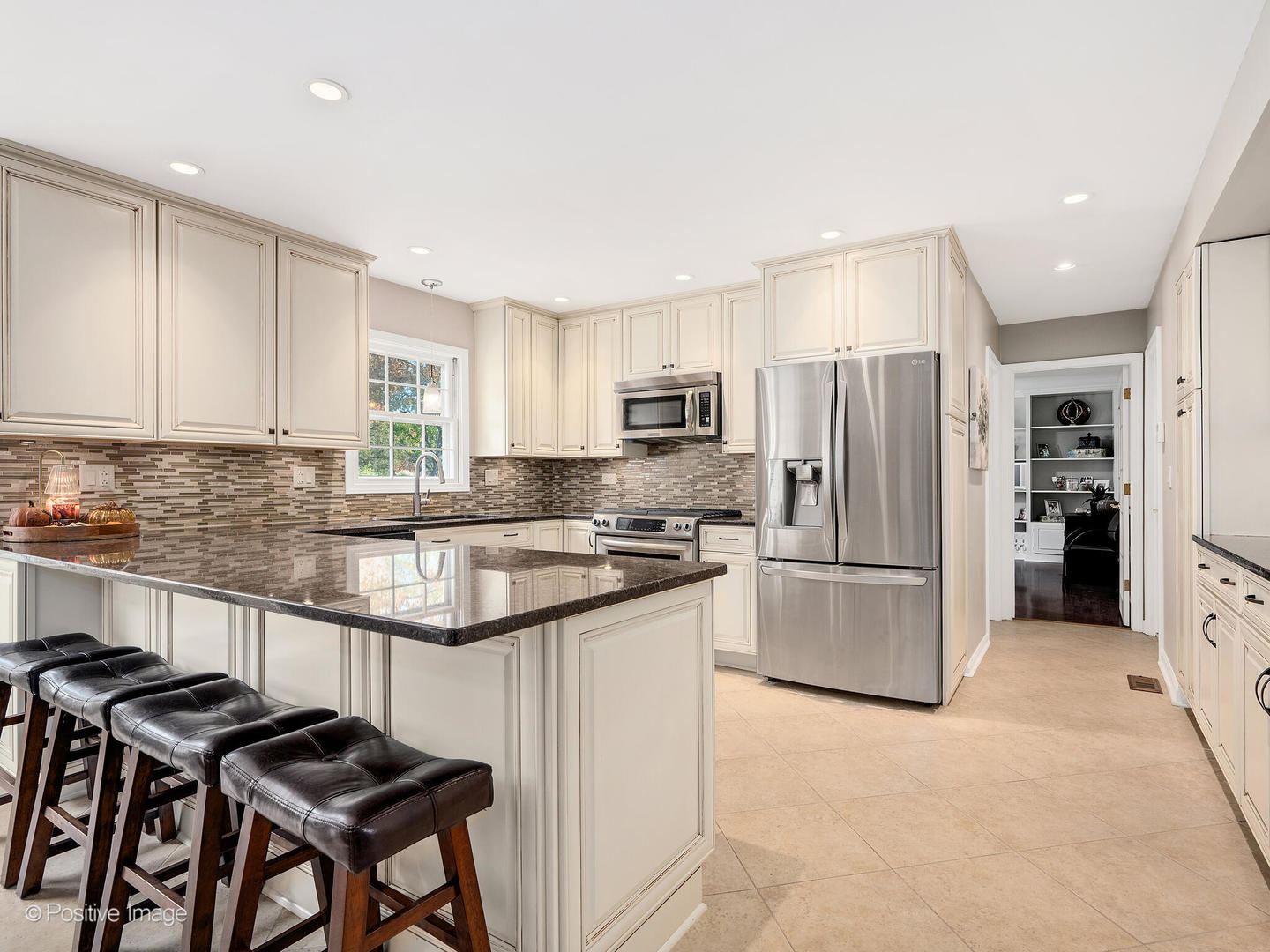 1993 Greensboro Drive, Wheaton, IL 60189