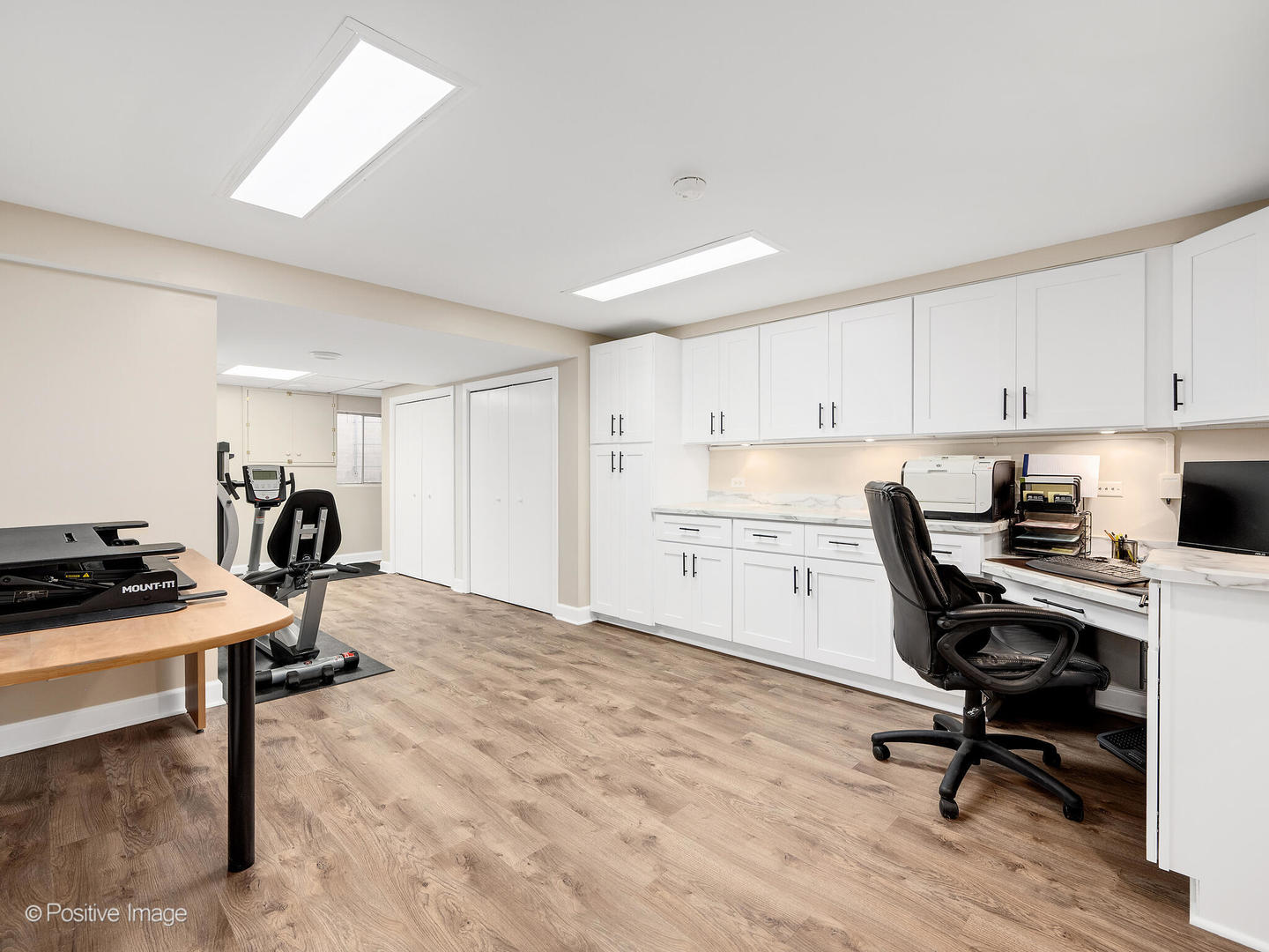 1993 Greensboro Drive, Wheaton, IL 60189