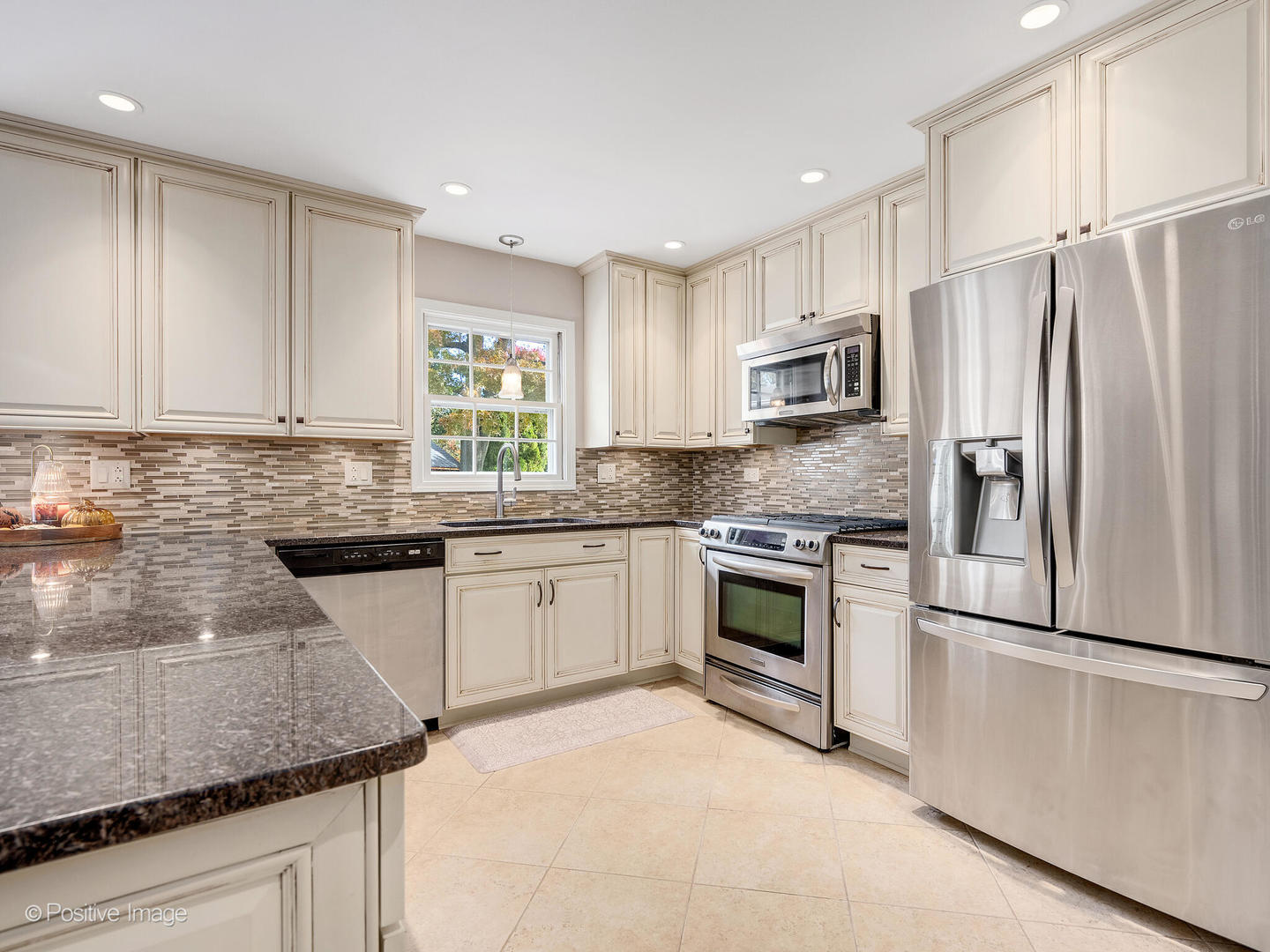 1993 Greensboro Drive, Wheaton, IL 60189