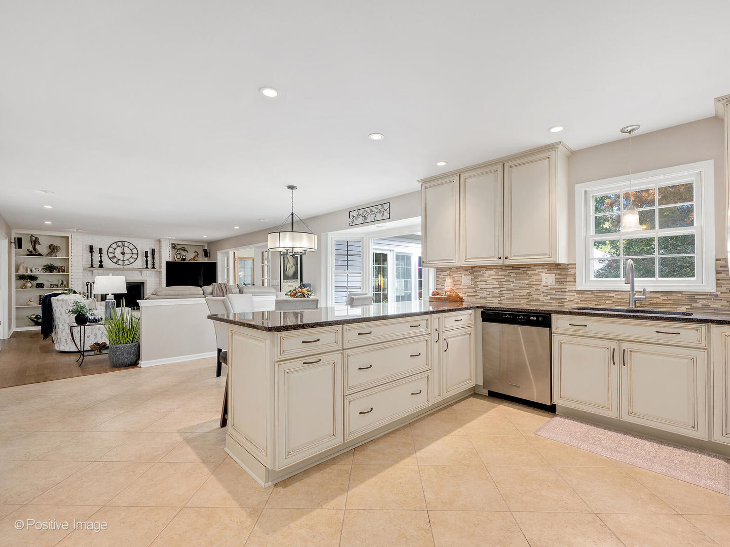 1993 Greensboro Drive, Wheaton, IL 60189