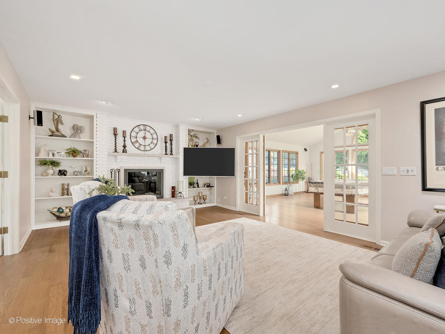 1993 Greensboro Drive, Wheaton, IL 60189