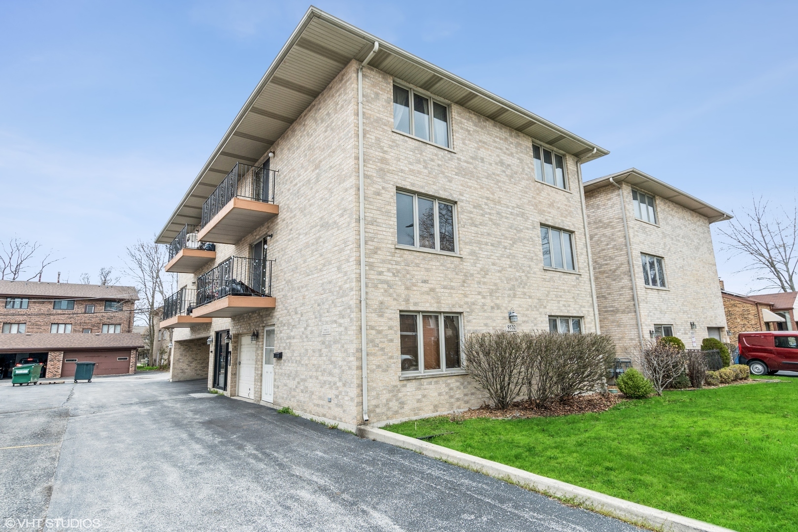 9532 Minnick Avenue #2W, Oak Lawn, IL 60453